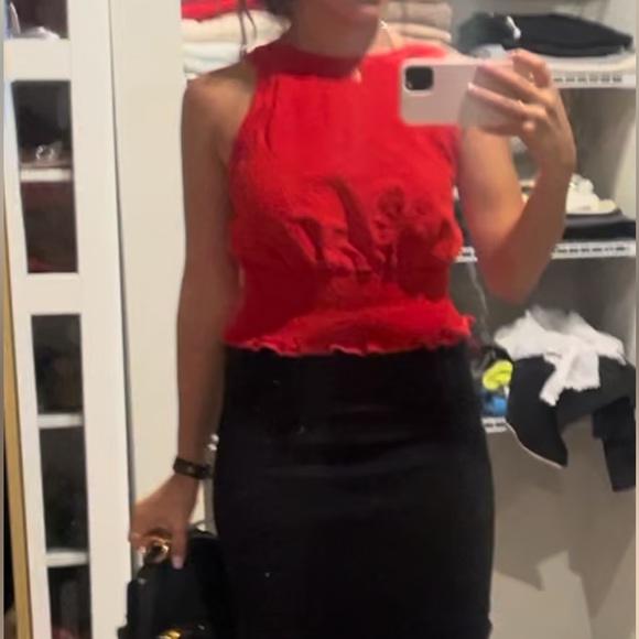 Red top - Picture 4 of 4